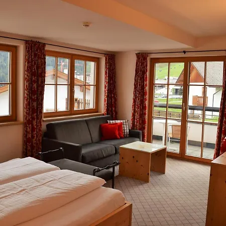 Garni Frommes 4* フィス