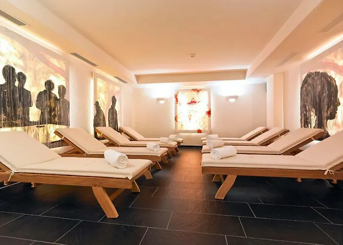 Garni Frommes Szálloda 4*